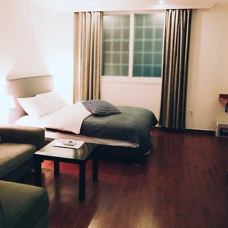 Gonggan Residence Hotel Geoje Esterno foto